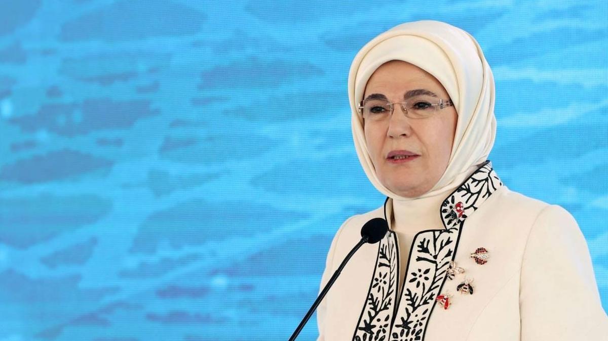 Emine Erdoan'dan "stanbul Modern" paylam