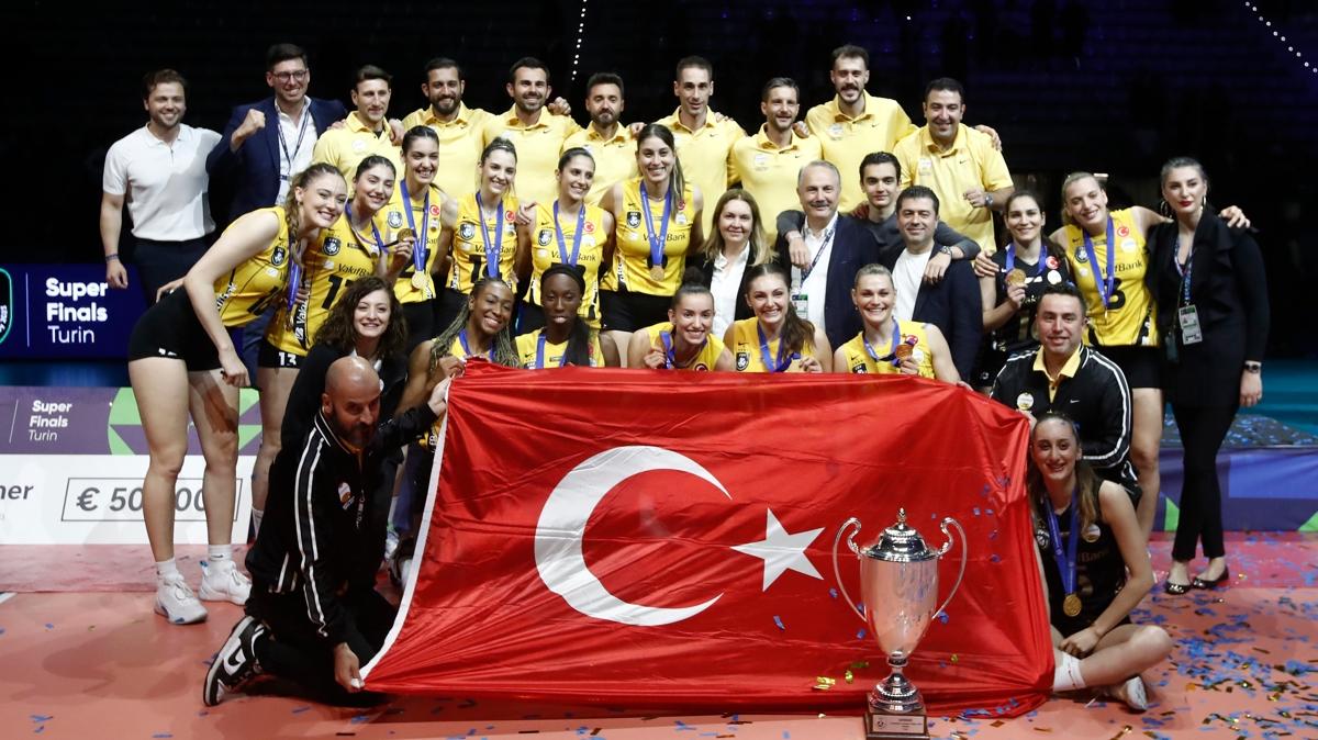 VakfBank, CEV ampiyonlar Ligi zaferi sonras basn mensuplaryla bir araya geldi