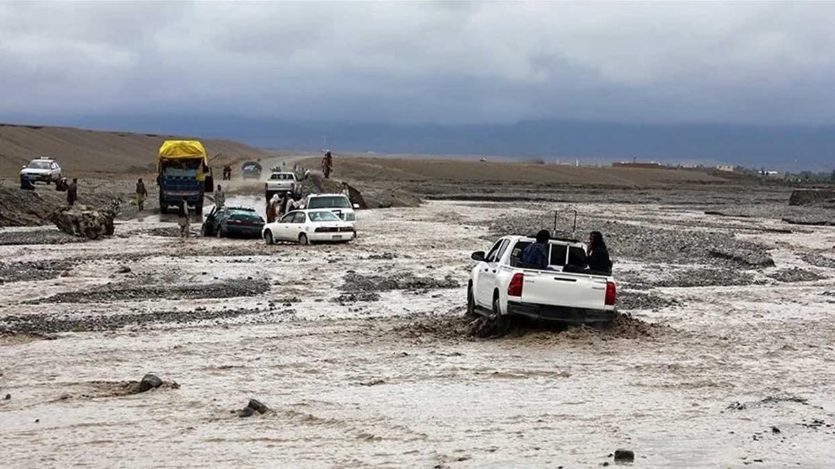 Afganistan'da sel meydana geldi 13 kişi hayatını kaybetti