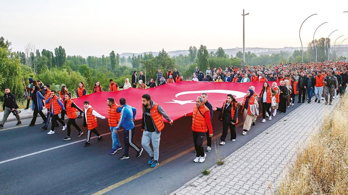 1384 yldr ayn coku! Diyarbakr'da kutlu Fetih Yry'