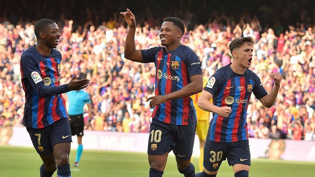 ampiyon Barcelona galip geldi