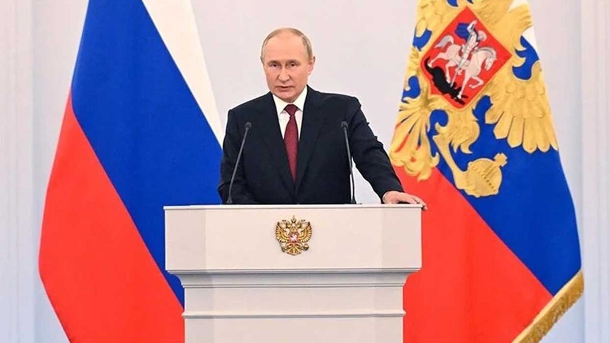 Putin, Avrupa Konvansiyonel Kuvvetler Antlamas'n feshetti