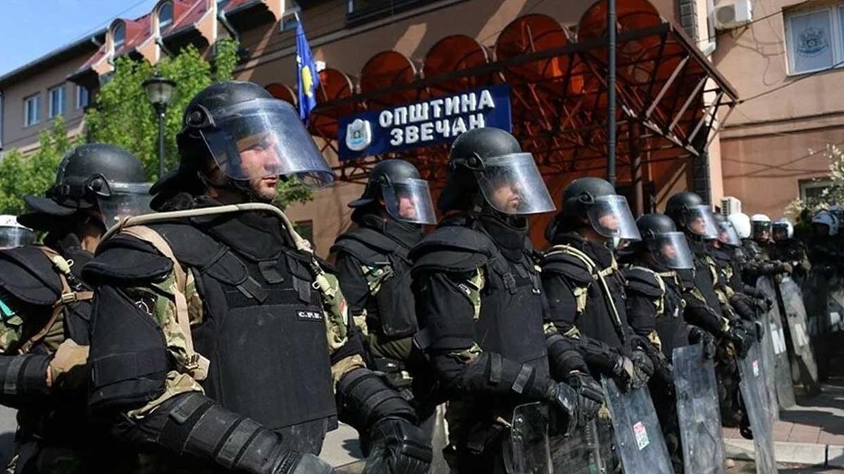 Srplar, Kosova'nn kuzeyinde protesto dzenledi