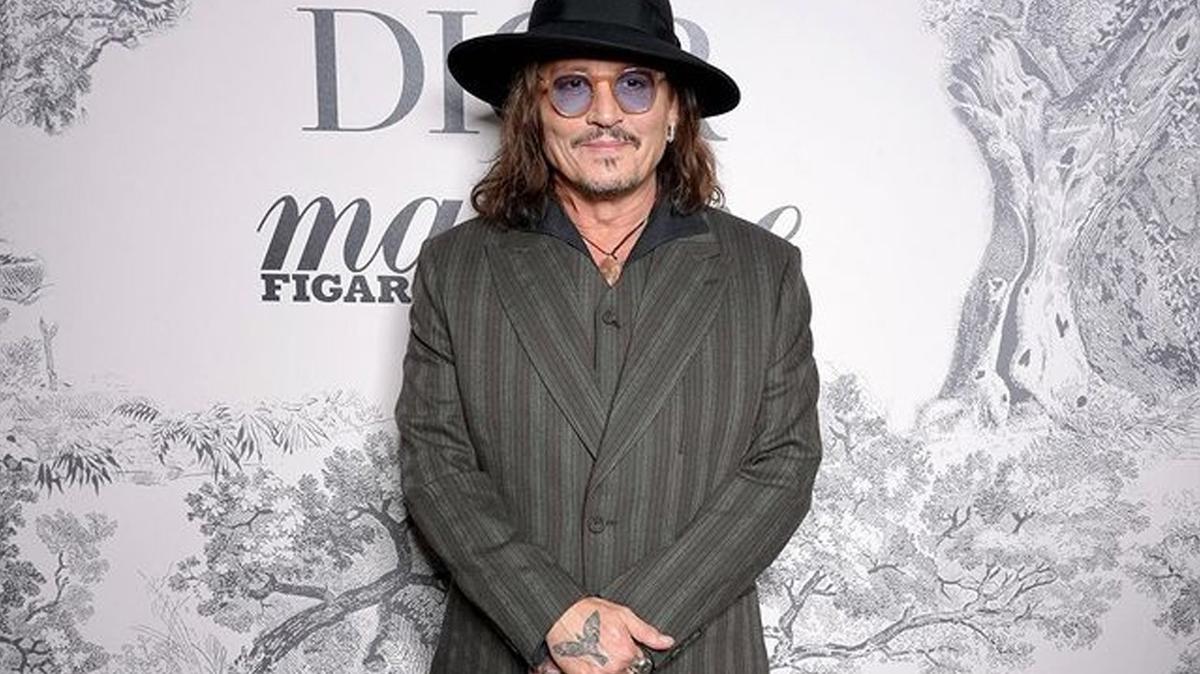 Johnny Depp konserlerini erteledi! Gzler stanbul'da...