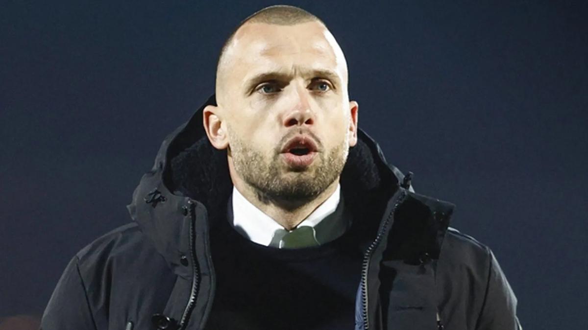 Ajax'ta John Heitinga ile yollar ayrld