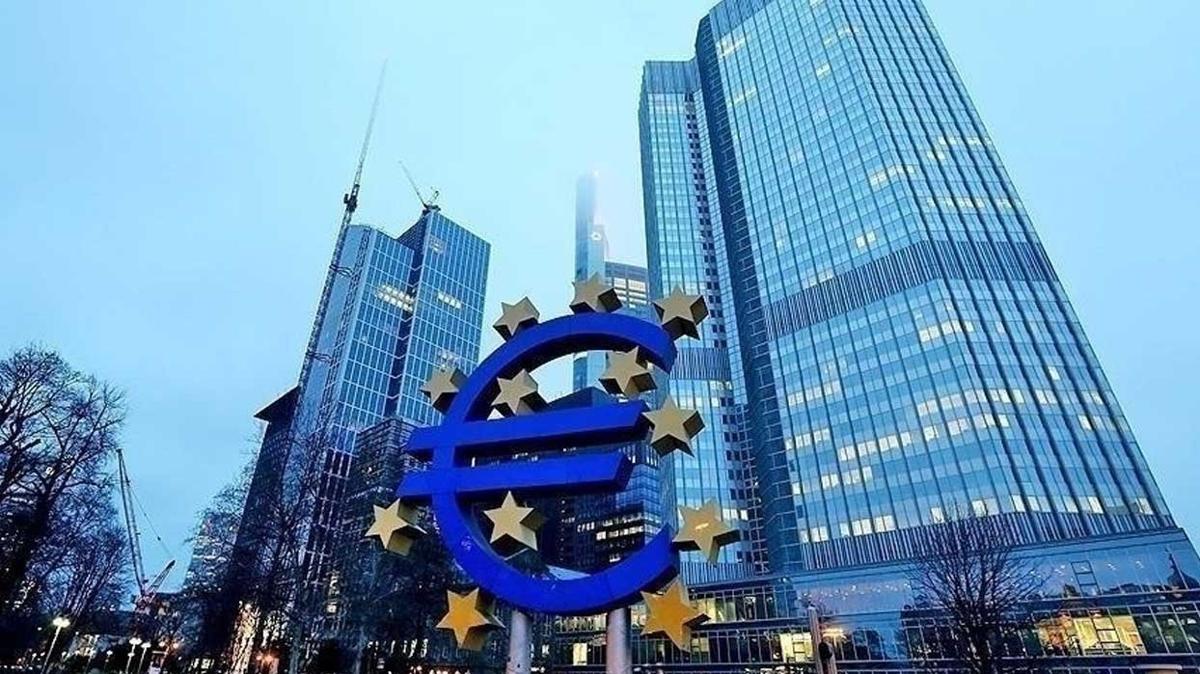 ECB Ynetim Kurulu yesi Fabio Panetta: ECB'nin faiz oranlar 'nihai hedeften' uzak deil