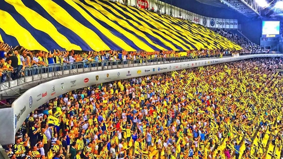 Fenerbahe taraftarlar ynetime istifa arsnda bulundu!