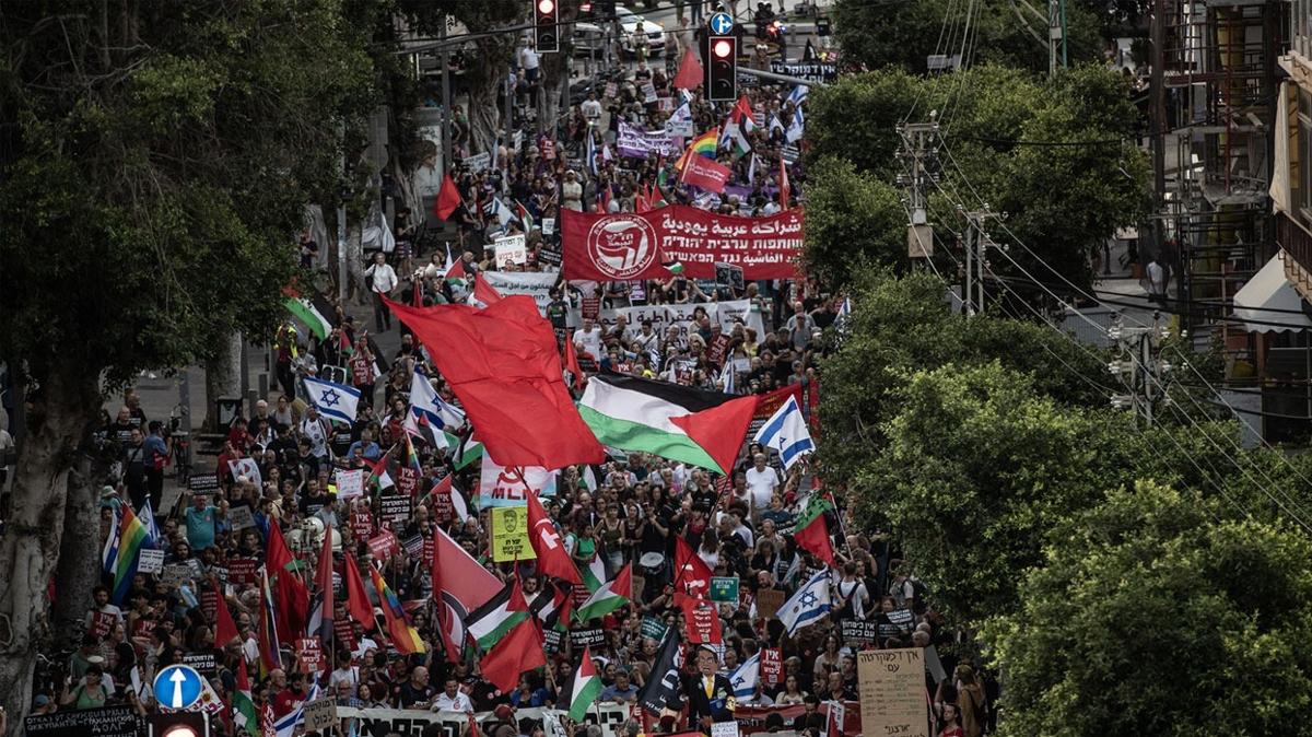 İsrailliler hükümetin yargı düzenlemesine karşı protestolarını sürdürüyor