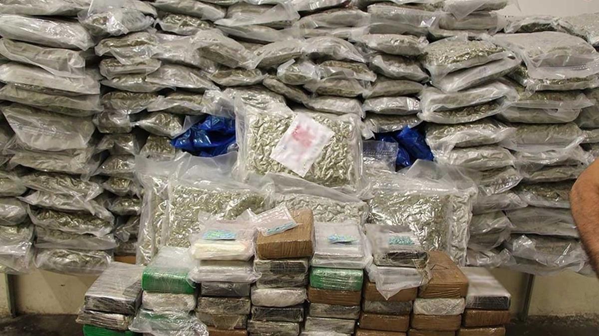 Ticaret Bakan Bolat, Kapkule'de 358 kilogram uyuturucu ele geirildiini bildirdi