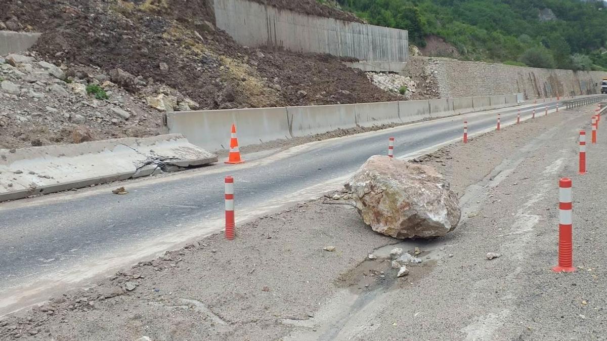 Bolu'da oluan heyelan Ankara yolunu kapatt