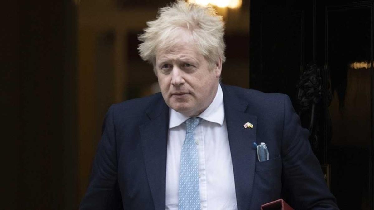 Boris Johnson milletvekilliinden istifa etti