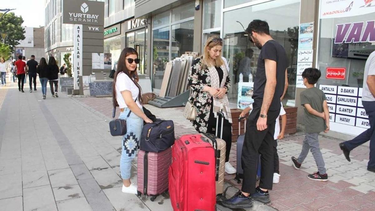 Tatillerini Van'da geiren ranl turistler ekonomiyi hareketlendiriyor