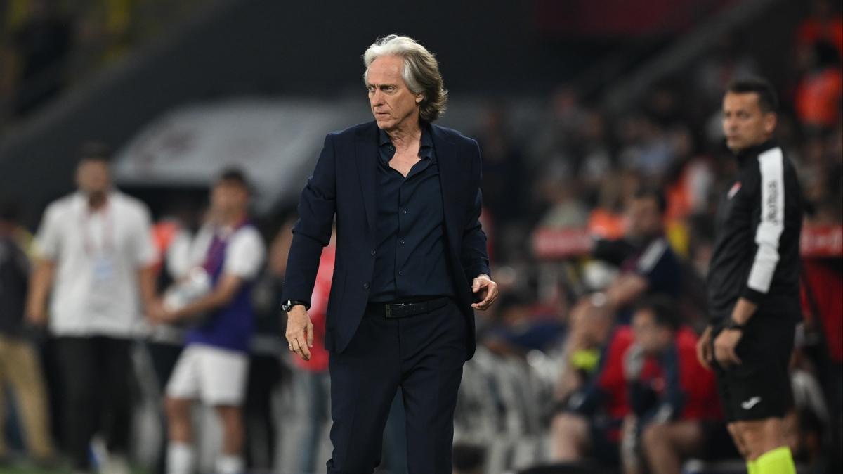 Jorge Jesus'tan 2  deiiklik