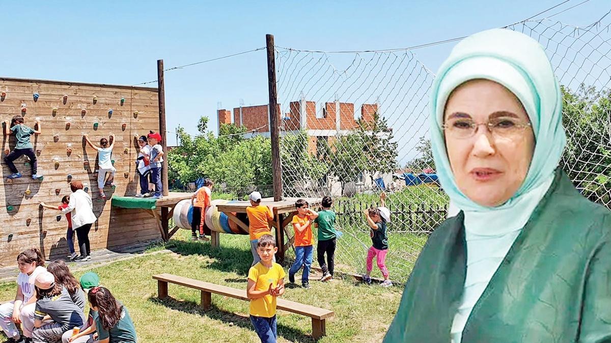 Emine Erdoan'dan Orman Okulu'na tebrik