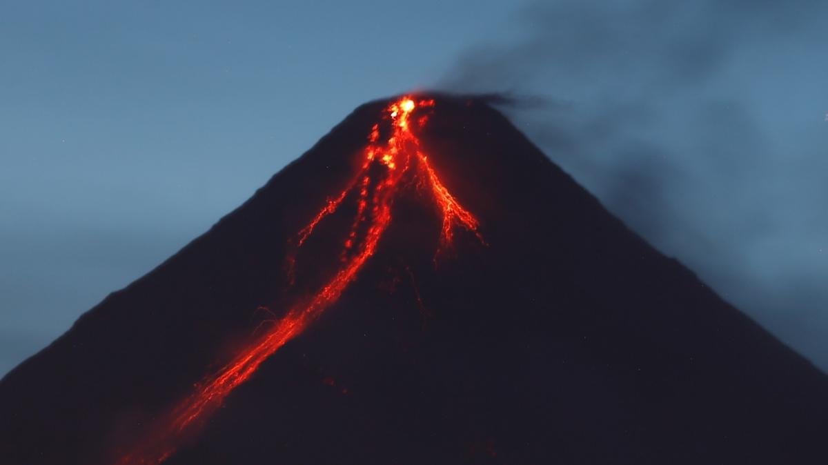 Mayon Yanarda'ndan kaynaklanan volkanik aknt aylarca devam edebilir