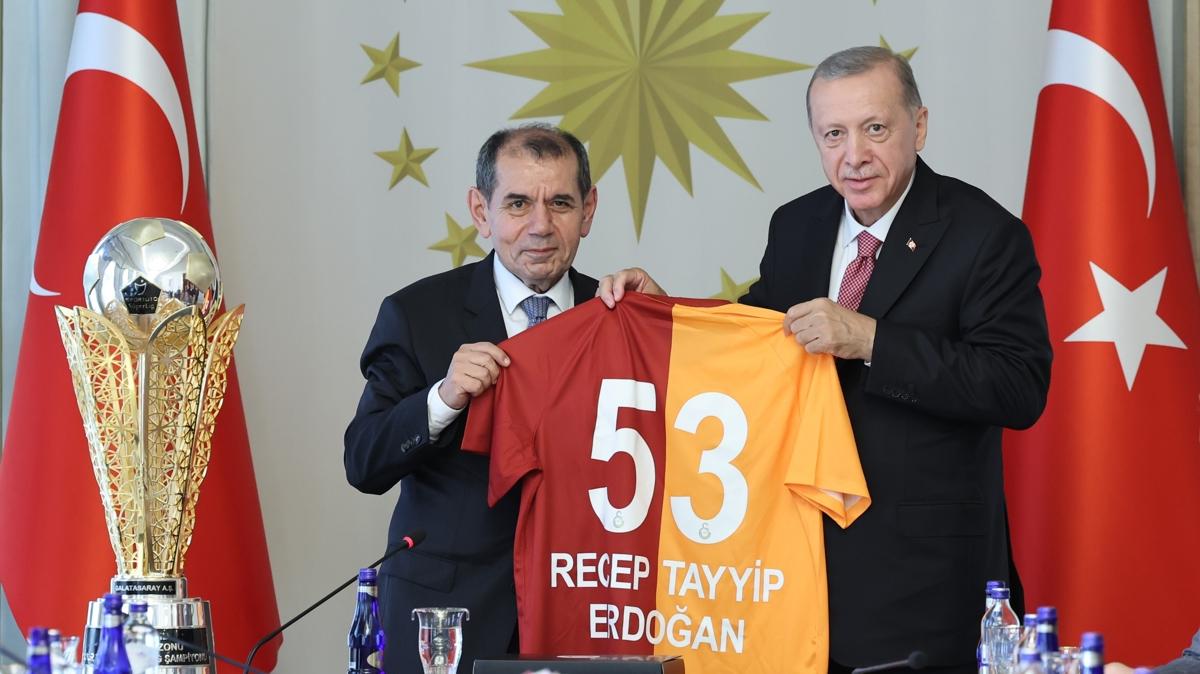 Ba%C5%9Fkan+Erdo%C4%9Fan,+%C5%9Fampiyon+Galatasaray%E2%80%99%C4%B1+kabul+etti