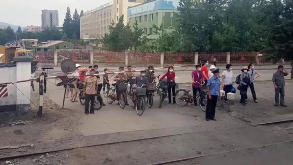 Kuzey Kore'de kriz patlak verdi: Burada skp kalm, lmeyi bekliyoruz