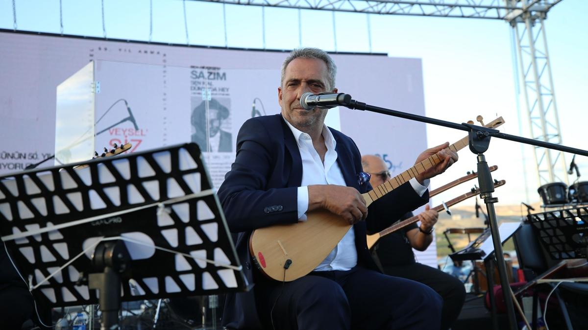 Yavuz Bingl'den depremzedelere Malatya'da konser: Vatandalarmzn aclarn hafifletmek adna geldik