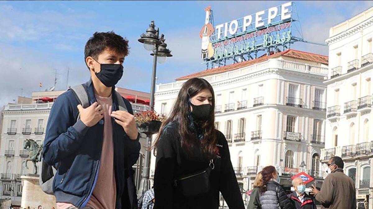 spanya'da hastane ve eczanelerde maske takma zorunluluu sona eriyor