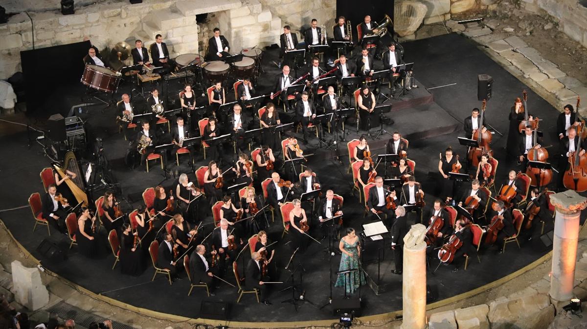 Cumhurbakanl Senfoni Orkestras Denizli'de...  2 bin 200 yllk antik tiyatroda konser verdi
