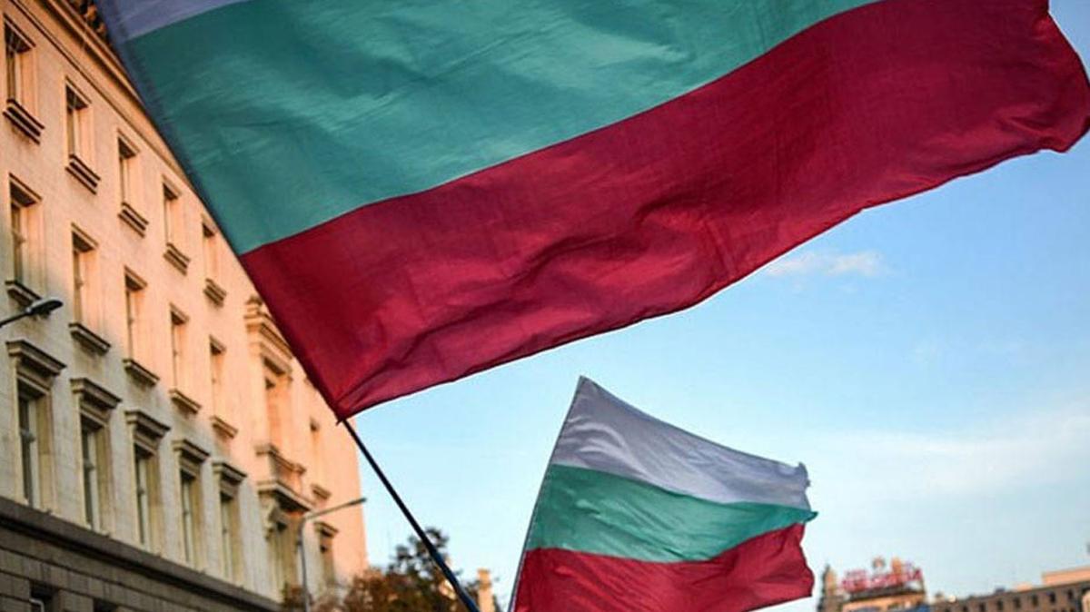 Bulgaristan hkmeti Ukrayna'ya silah gnderme karar ald