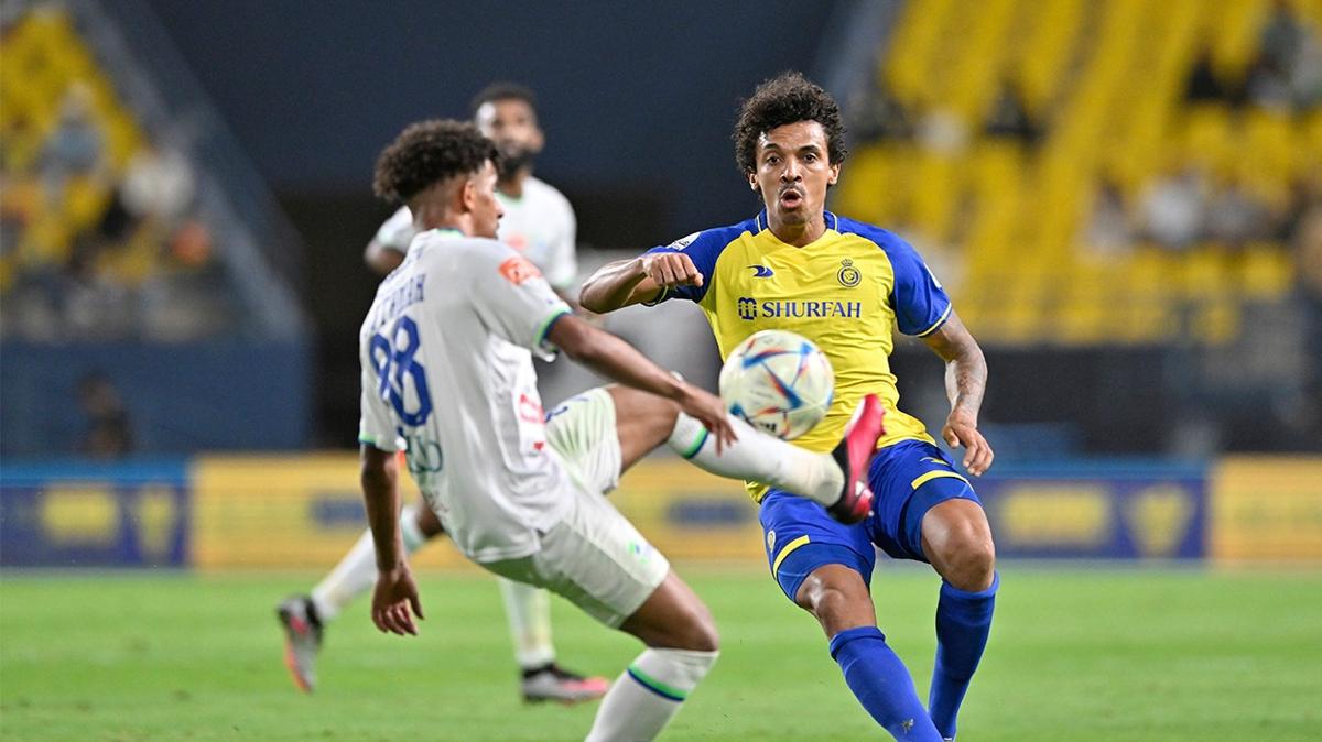 Al-Nassr Luiz Gustavo ile yollarn ayryor