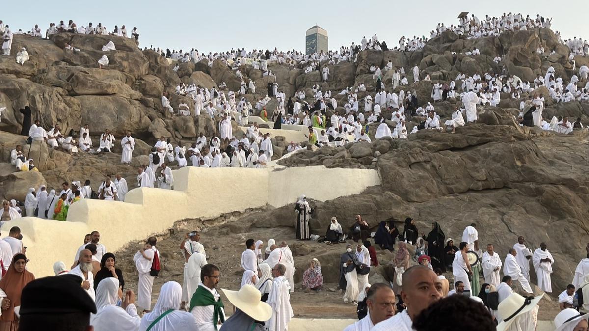 Hac adaylar Arafat'ta: Vakfe duas yapld