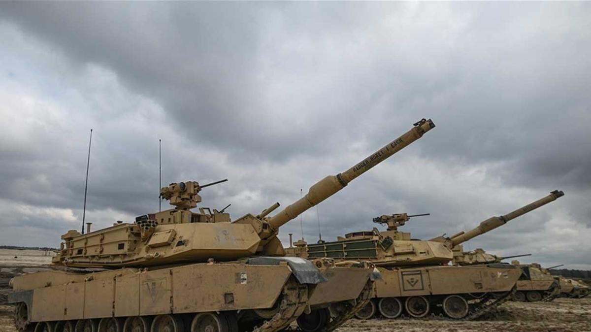 Polonya ilk Abrams tanklarn bugn teslim alyor
