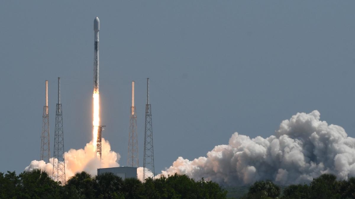 Euclid, SpaceX ile uzaya gnderildi