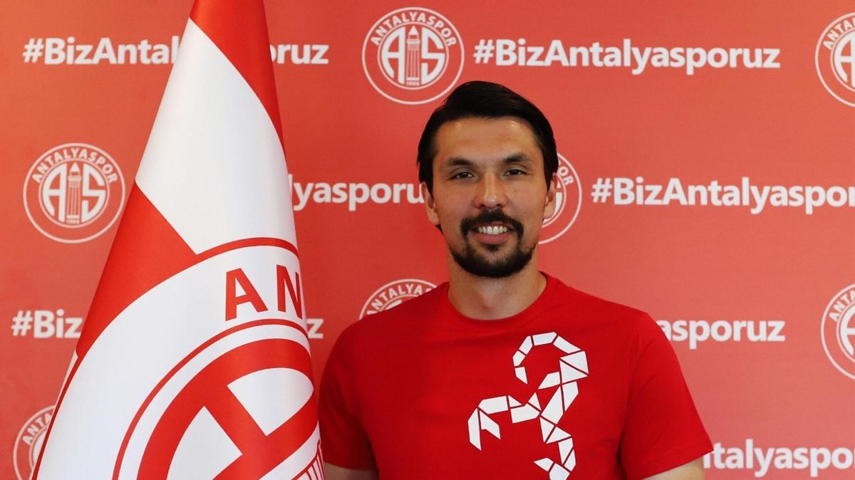 Alperen Uysal, Antalyaspor'dan ayrld