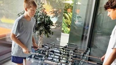 Oynamak i�in ald�, s�s ��kt�