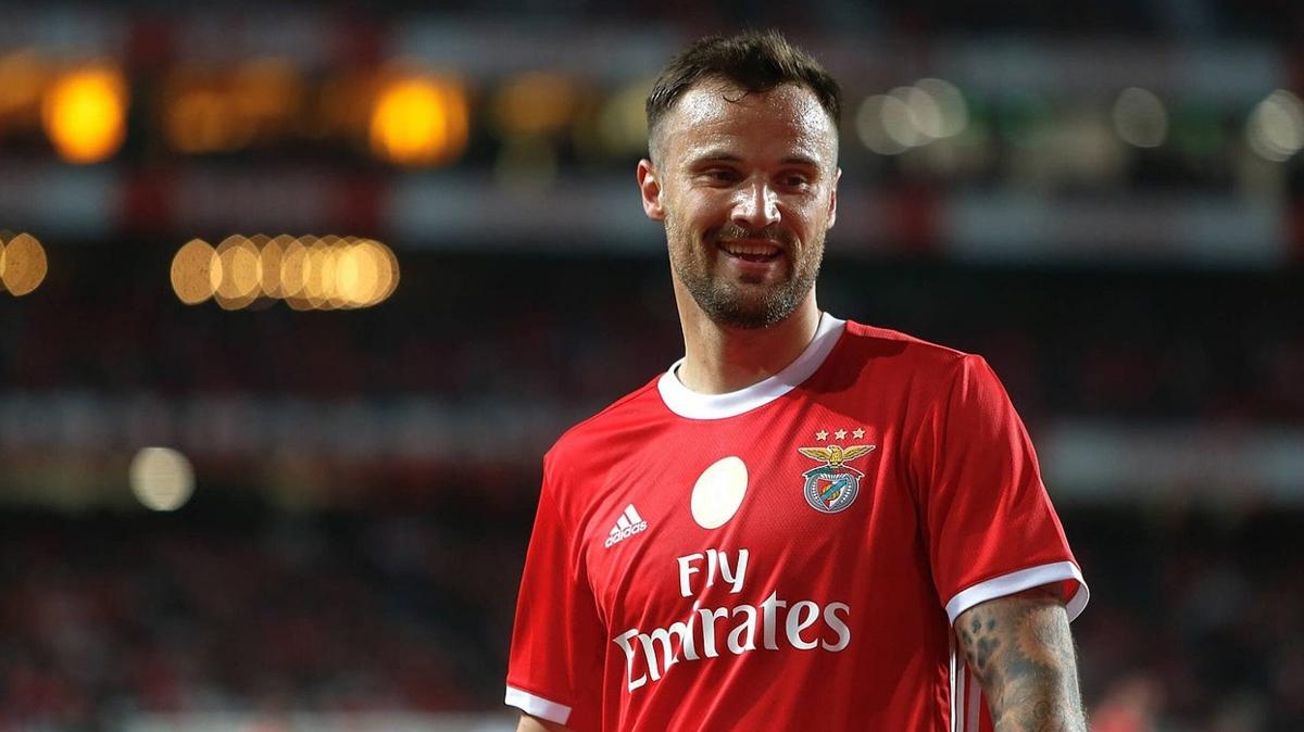 Seferovic Al Wasl'a imzay att