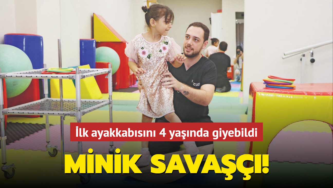 Minik sava! lk ayakkabsn 4 yanda giyebildi