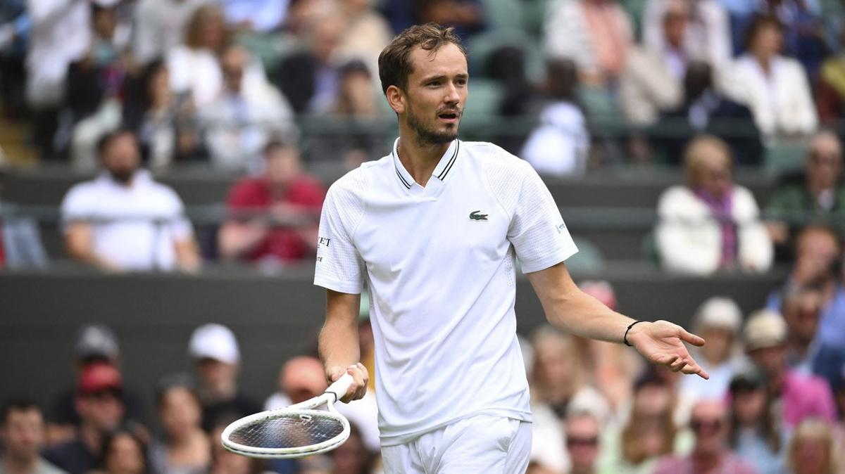 Wimbledon'da Alcaraz ve Medvedev yar finale ykseldi