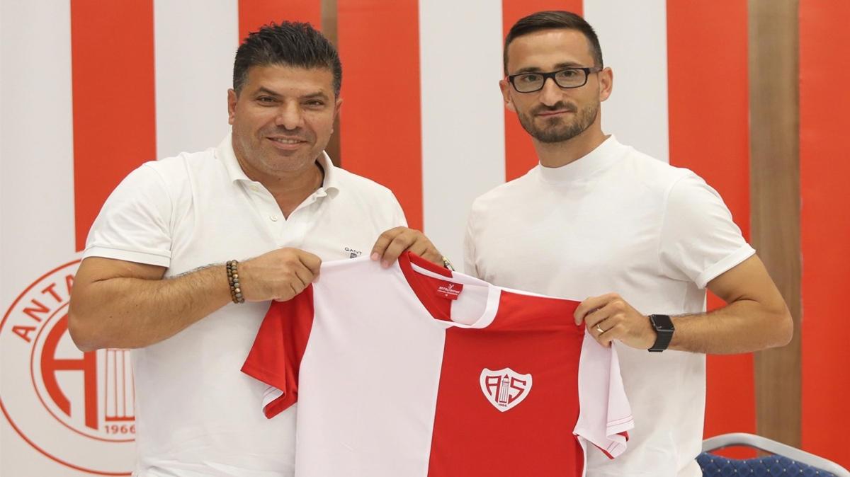 Antalyaspor, Erdoan Yeilyurt ile imzalad