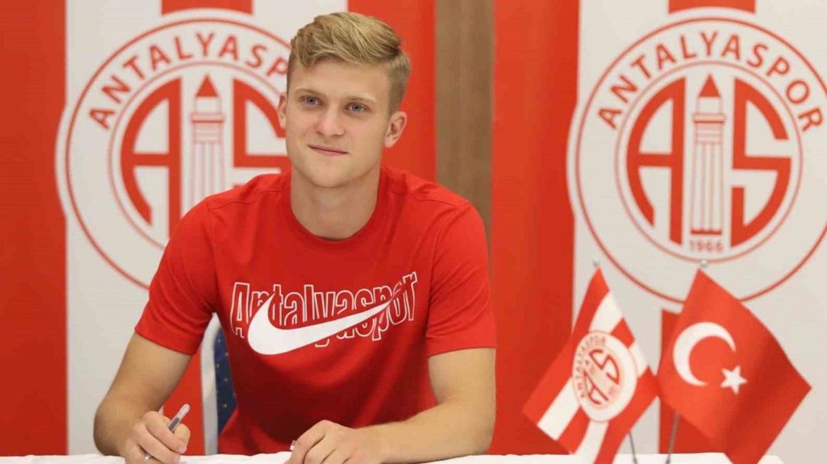 Antalyaspor, Jakub Kaluzinski'yi transfer etti