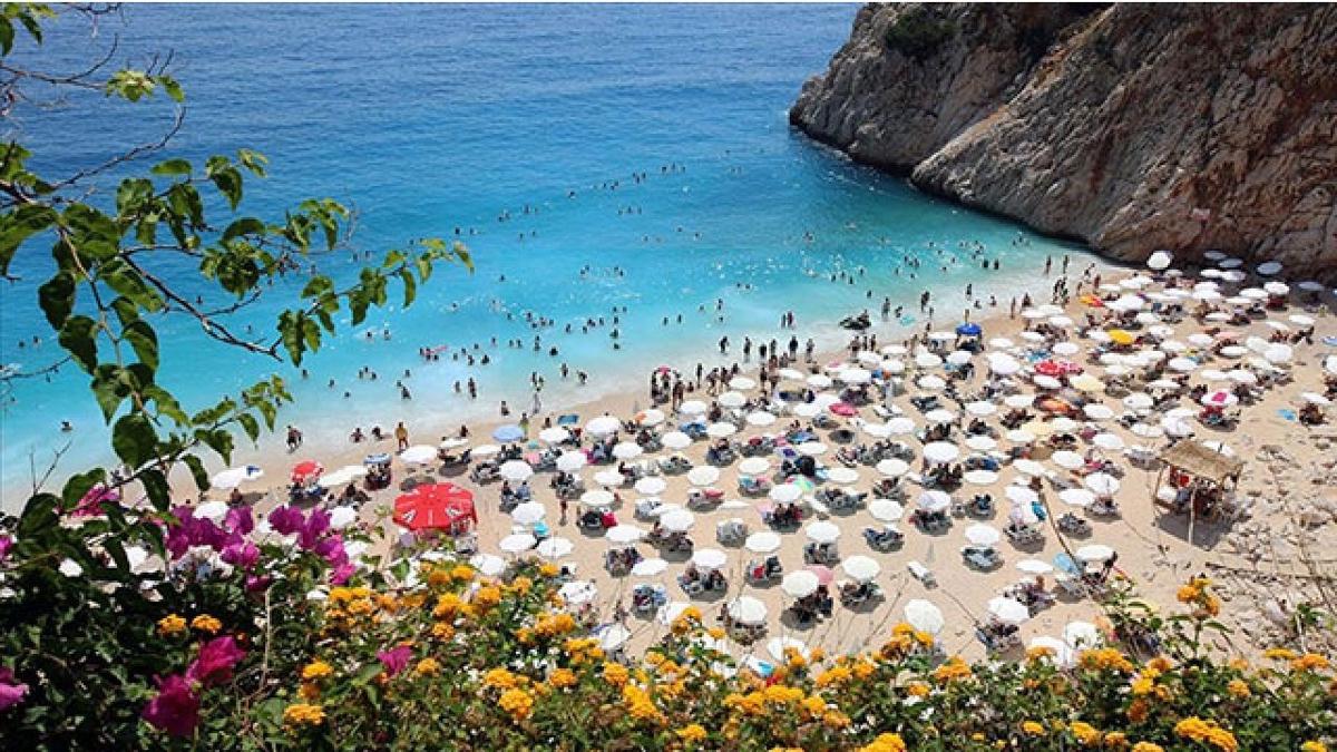 Antalya'ya 18 gnde 1,5 milyon turist geldi