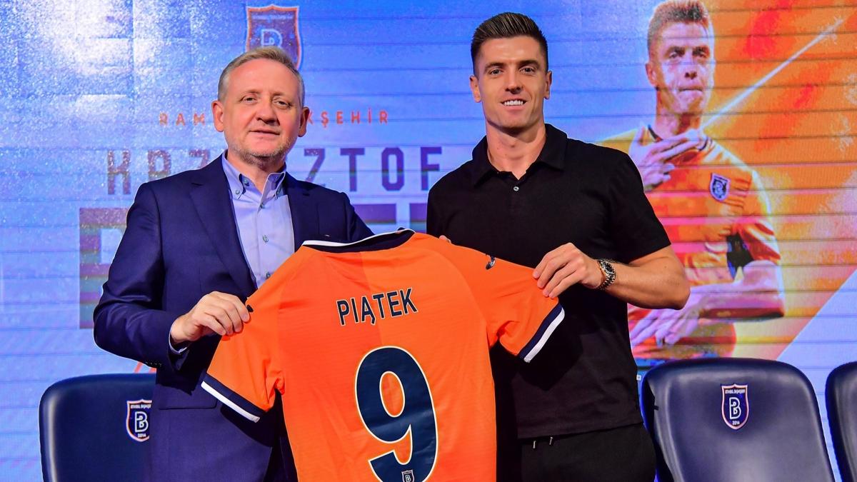 Baakehir'de Krzysztof Piatek, 3 yllk imzay att