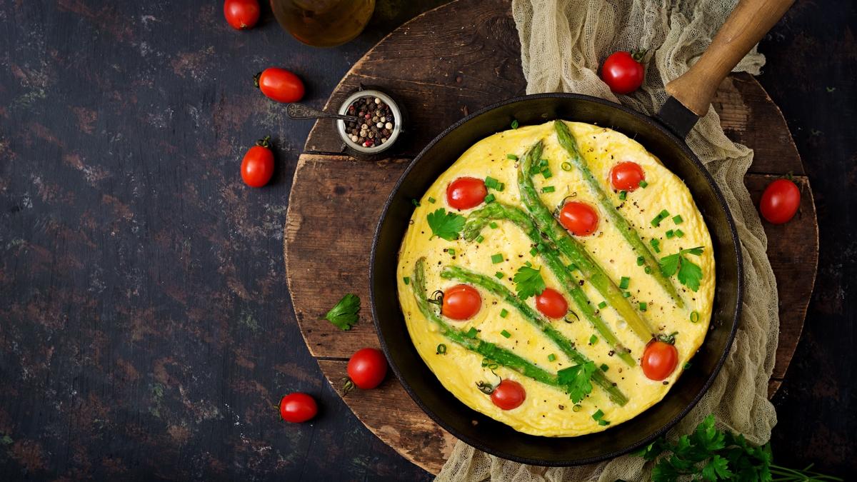 Az malzemeli omlet tarifi! Kahvaltya enfes pratik omlet