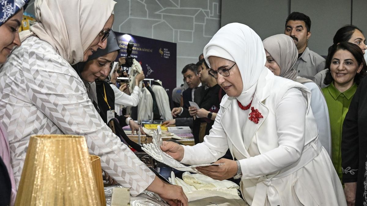 Emine Erdoan'dan Hayr ars'na ziyaret... "Her evin bir hayr kurumuna dntne ahit olduk"