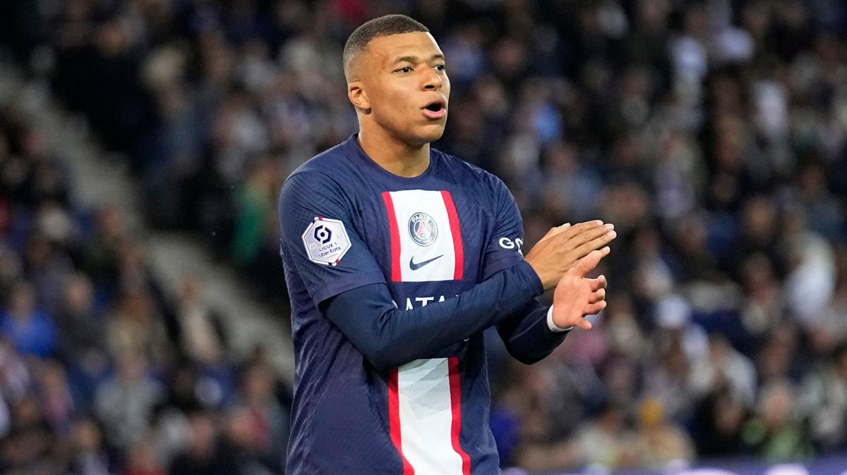 PSG, Kylian Mbappe iin servet istiyor