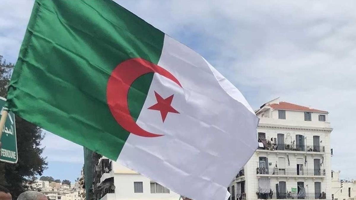 Trkiye'den Cezayir'e taziye mesaj