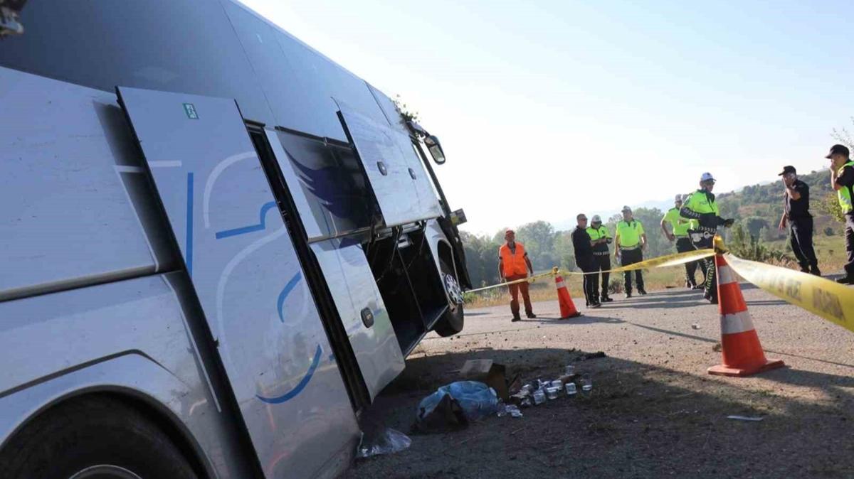 Bolu'da yolcu otobs kontrolden kt: 14 yaral