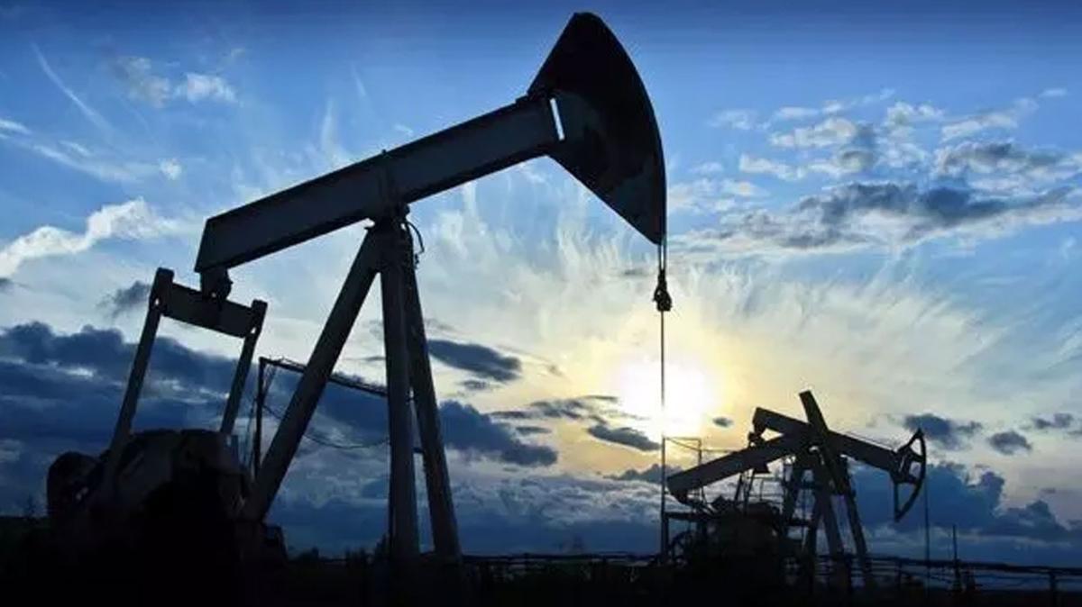 Brent petroln varili 82,72 dolar