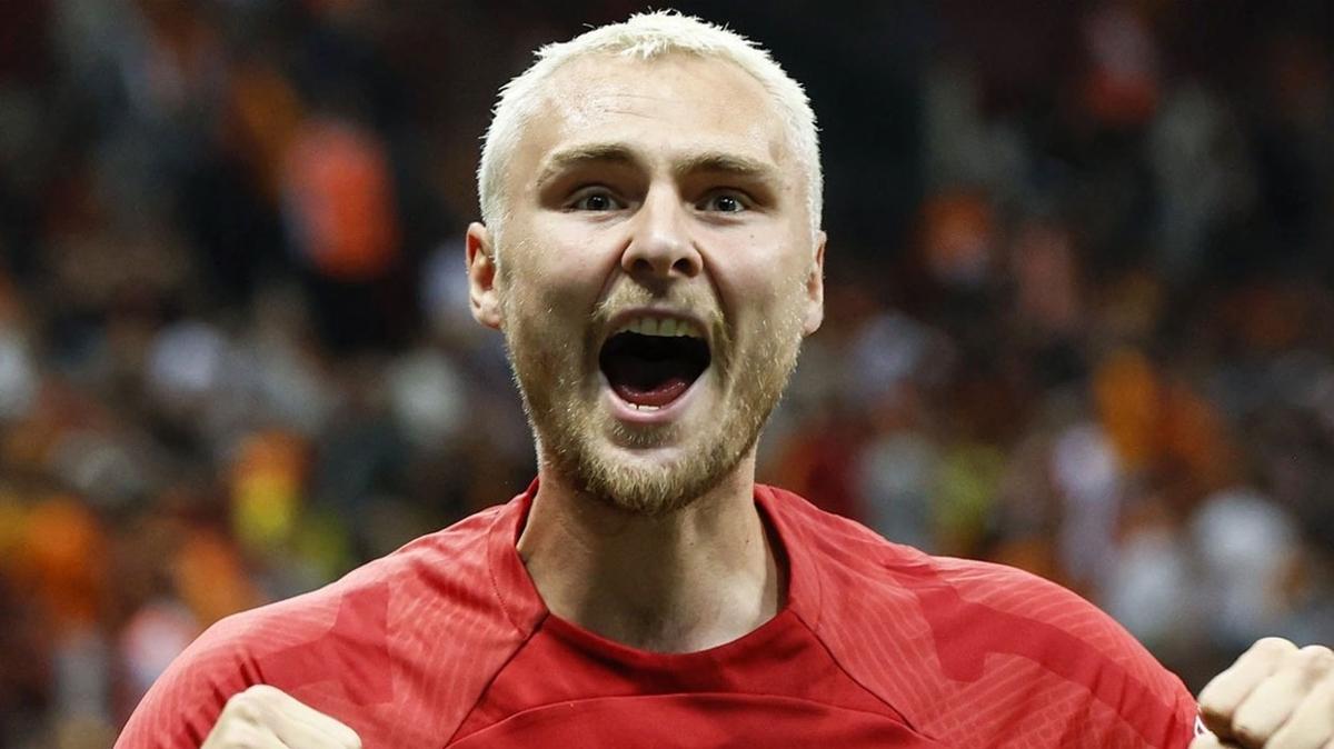 Galatasaray, Victor Nelsson'un arkasnda durdu