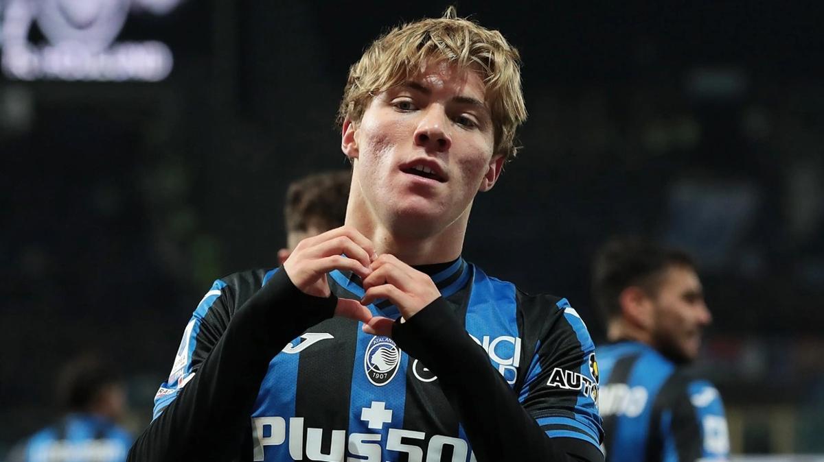 Manchester United, Rasmus Hojlund transferini bitirdi