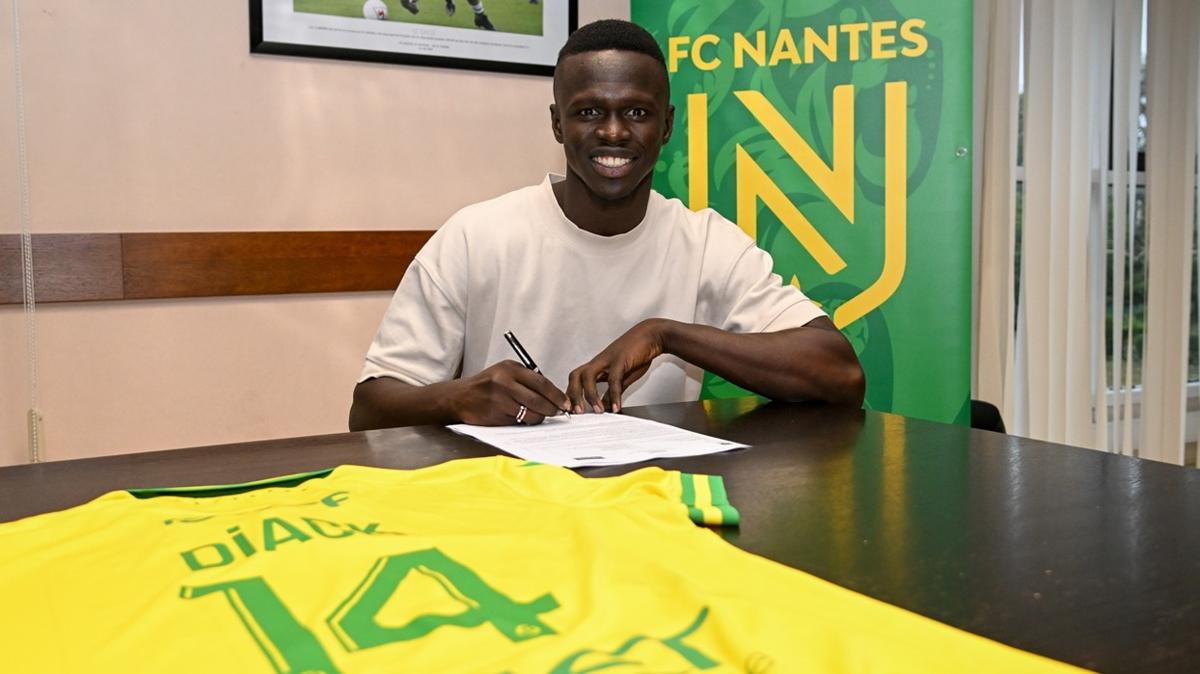 Lamine Diack resmen Nantes'ta