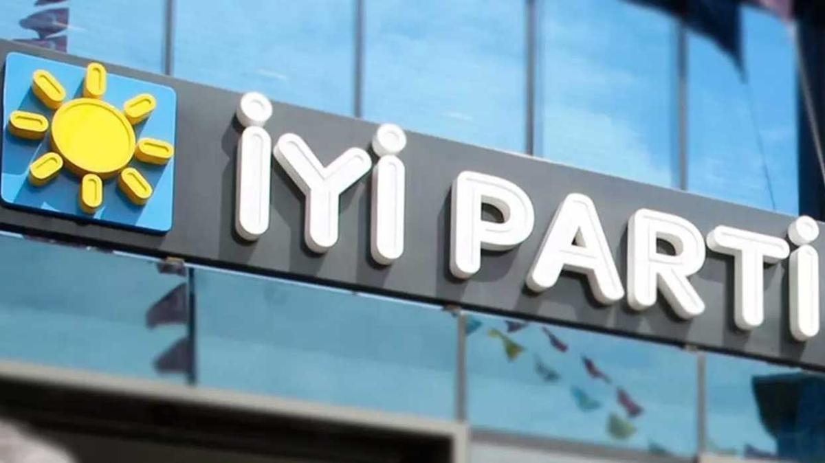 Y Parti'de deprem: 14 isim birden istifa etti