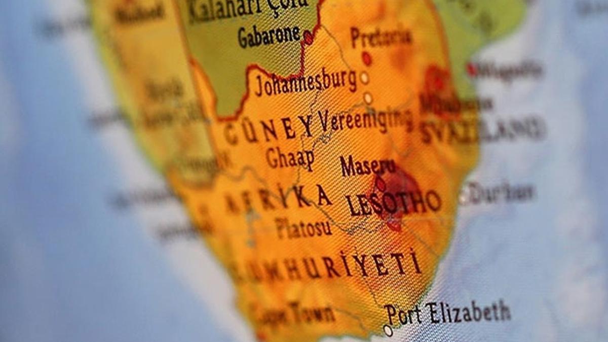 Gney Afrika'da silahl saldr: ller var