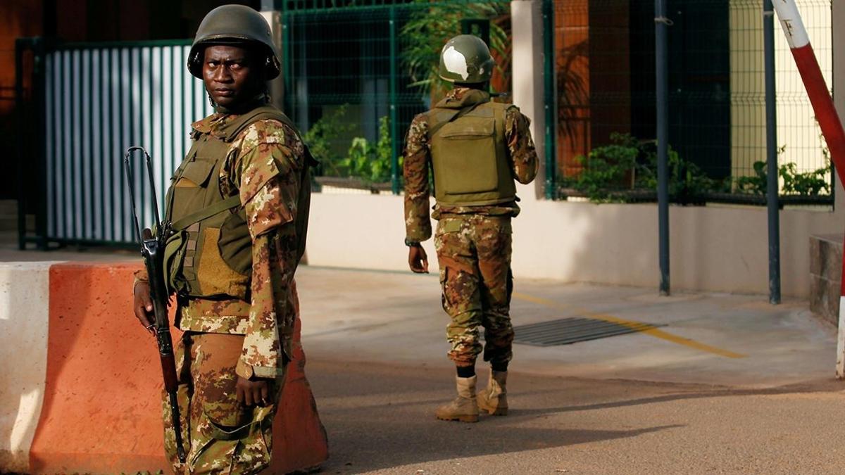 Mali'deki 2 terr saldrsnda 17 kii ld